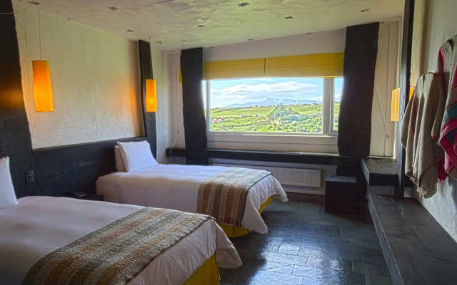 Remota Hotel