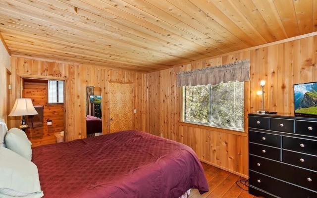 034 Menlo Suite Cabin