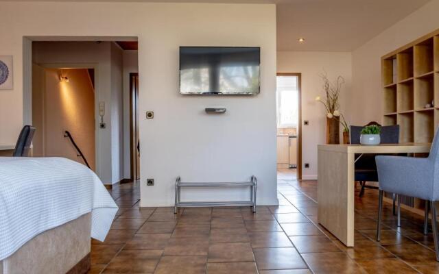Helles Apartment mit eigenem Stellplatz