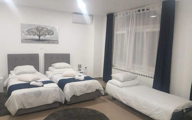 Marko Airport Rooms