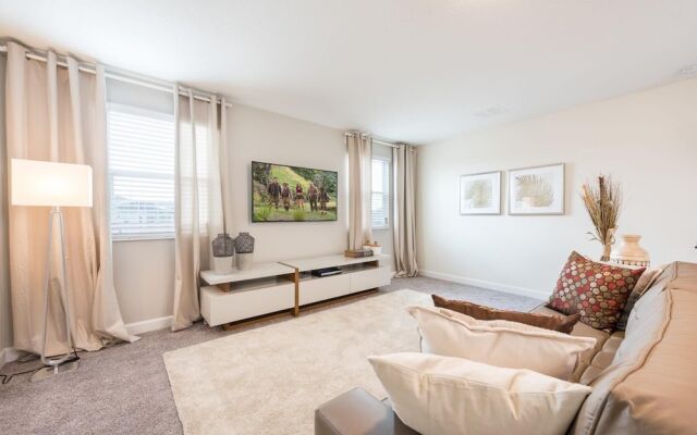 Private Pool Modern Elegance Ideal Locale