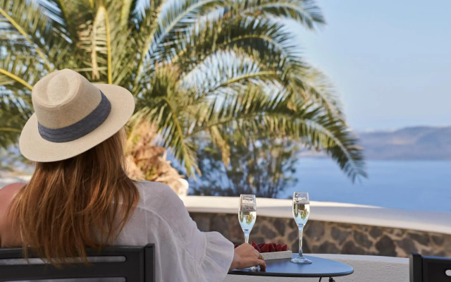 Mr and Mrs White Oia – Santorini