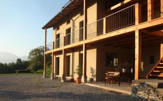 Apartments Lom