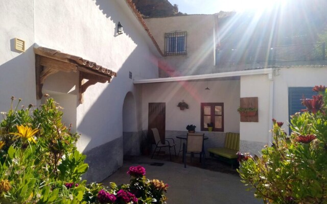 Apartment With 3 Bedrooms in Cortes y Graena, With Wonderful Mountain View and Enclosed Garden - 89 km From the Slopes