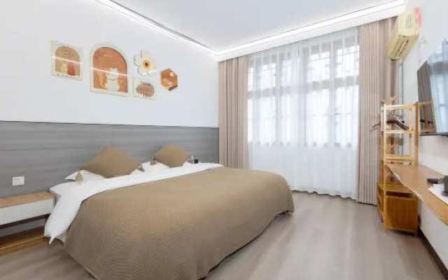 Sanchunli Zhong Homestay