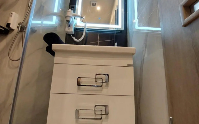 Silver Dawn Apartments