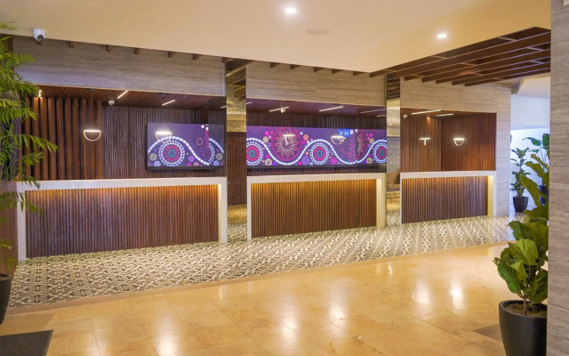 Oceano Palace Beach Resort