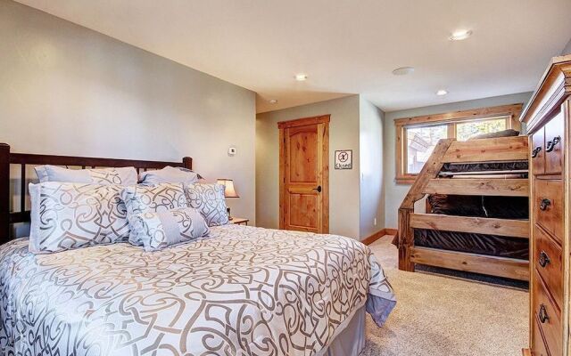 Silver Circle Chalet by RedAwning