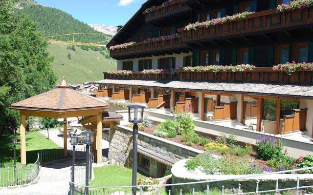 Hotel Bucaneve