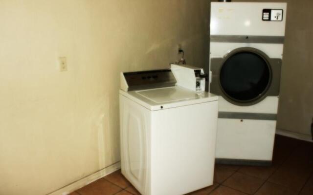 Super 8 Fresno