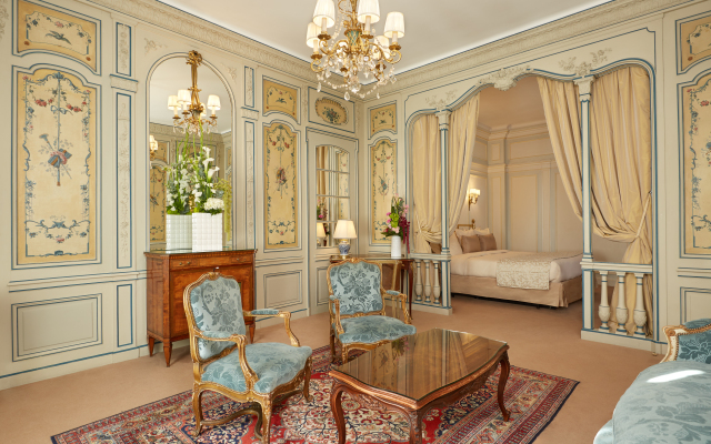 Hotel Raphael