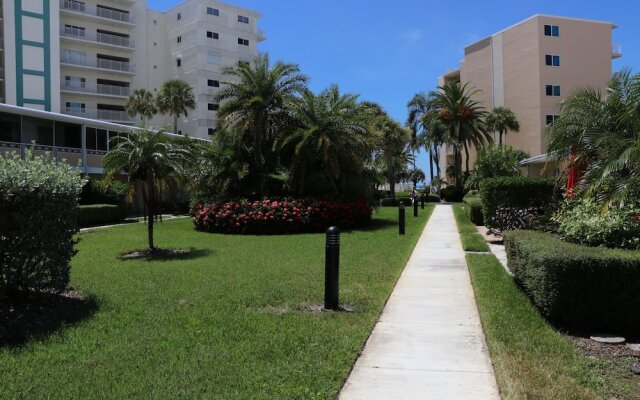 Jamaica Royale 005 - 2 Br Condo