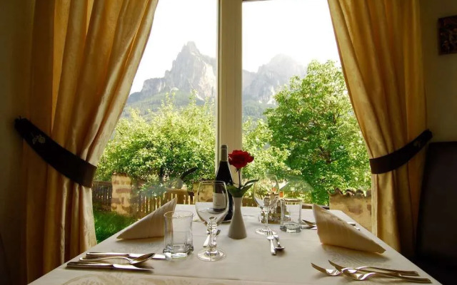 Mirabell Alpine Garden Resort