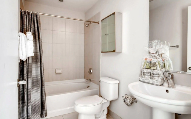 Global Luxury Suites at Villa Street