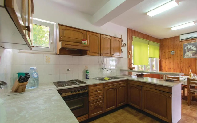 Two-Bedroom Apartment in Racisce