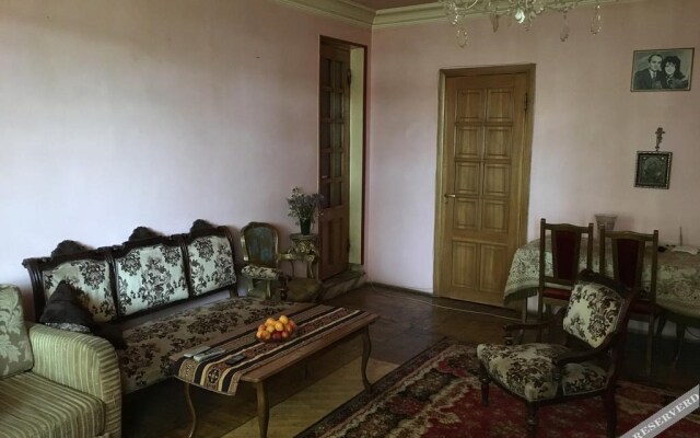 Aram Guest House