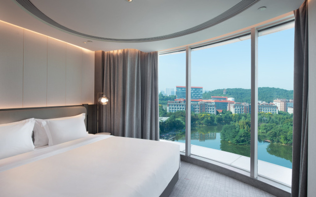 Crowne Plaza Wuhan Optics Valley by IHG