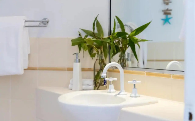 Byron Lakeside Holiday Apartments