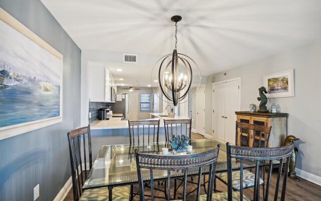 Inlet Reef 210 2 Bedroom Condo by RedAwning