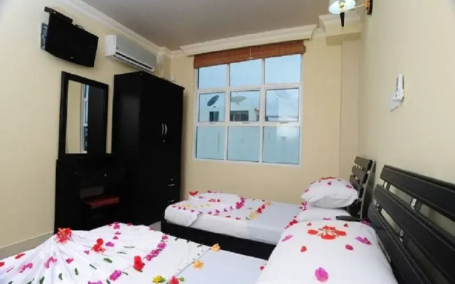 City Beach Hotel