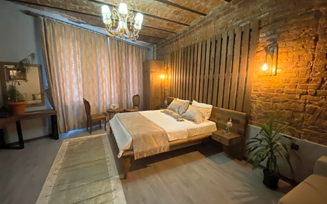 Alma Port Suites