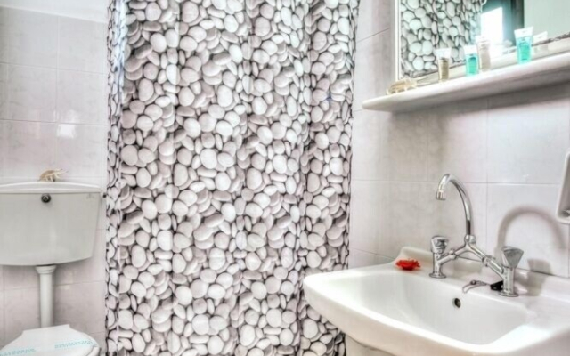 Eleni Rooms