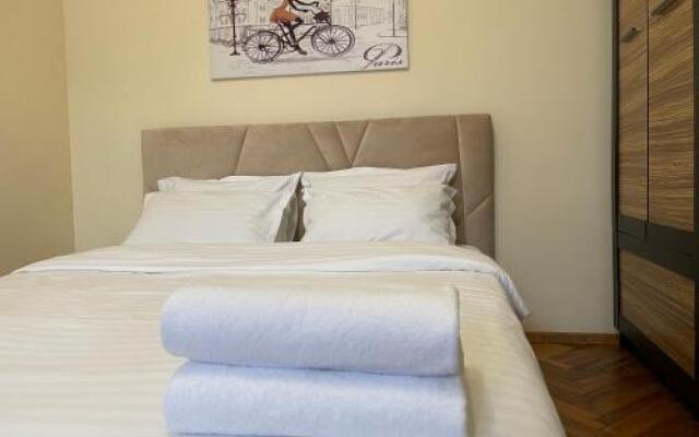 Avangard LChin*B Apartment