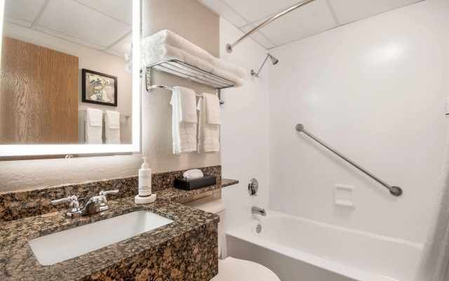 AmericInn by Wyndham St. Peter