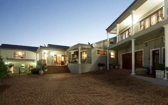 Sea Whisper Guest House & Self Catering