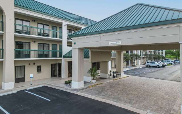 Econo Lodge Inn & Suites Foley - North Gulf Shores