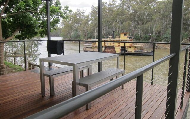 Moama Riverside Holiday & Tourist Park