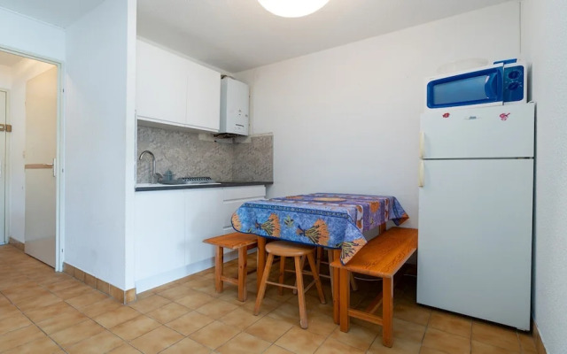 Sunny Garden Apartment in Agde