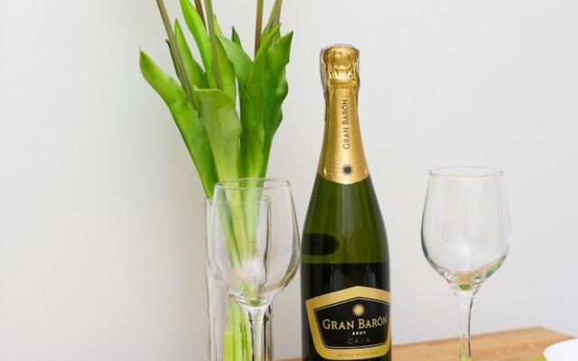 Apartment Warsaw Warecka by Renters