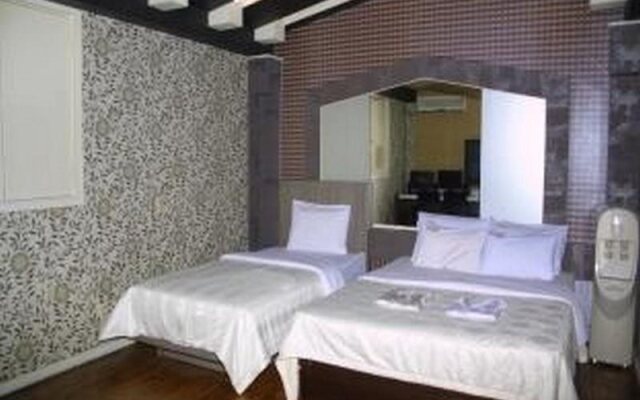 Hotel Parkway