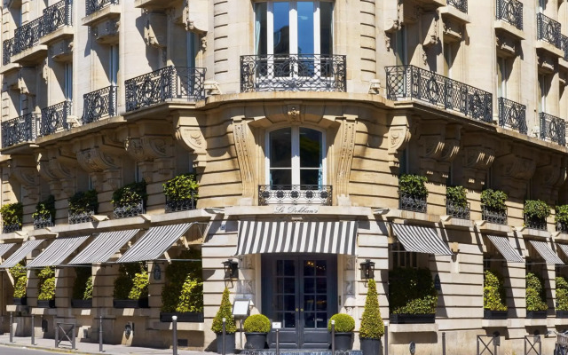 Le Dokhan’s Paris Arc de Triomphe, a Tribute Portfolio Hotel