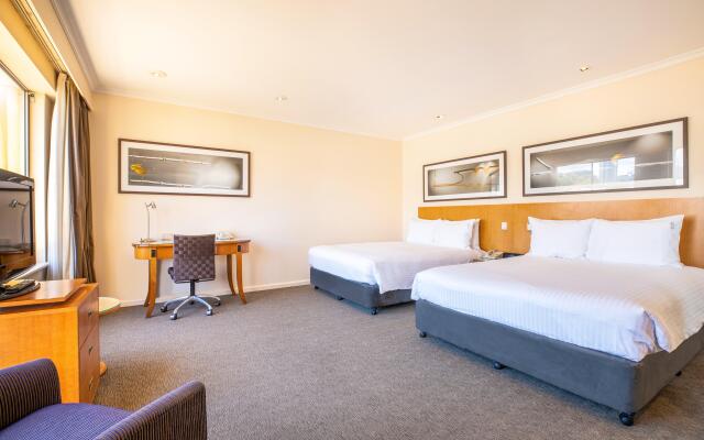 Holiday Inn Sydney Potts Point by IHG