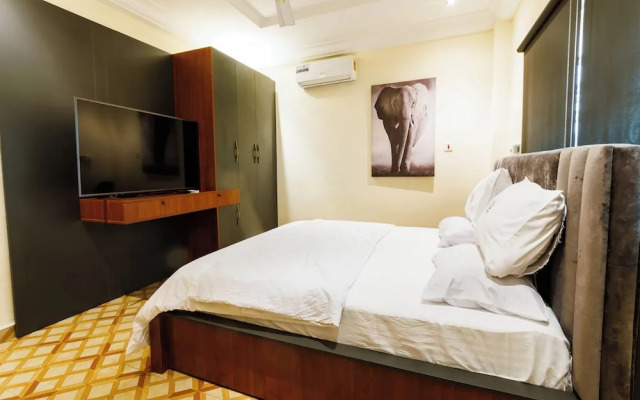 Bawuah Royal Apartments