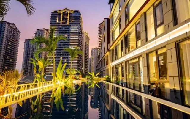 Clouds on Flower Room Designer Hotel