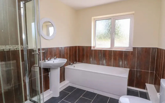 Glanyrafon Bungalow