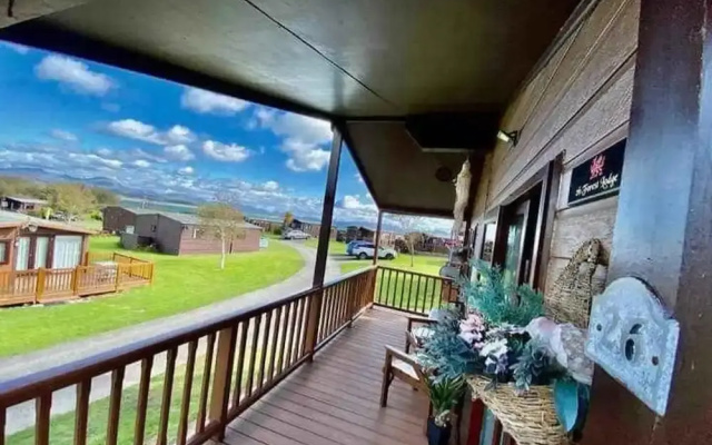 Lodge - Sleeps up to 6, pet Friendly & bbq Allowed