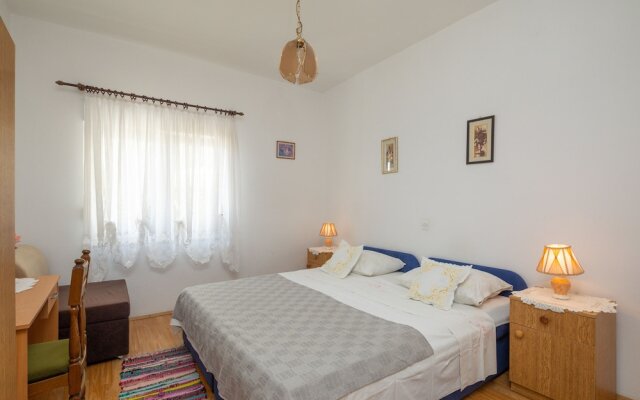 A2 - apt Near Beach w Patio, Parking and Grill