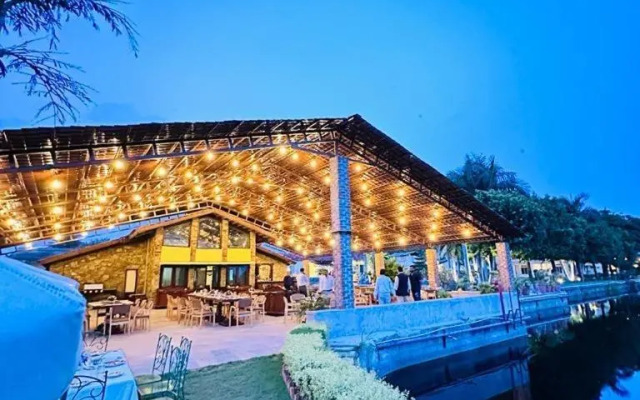 Shikarbadi Hotel
