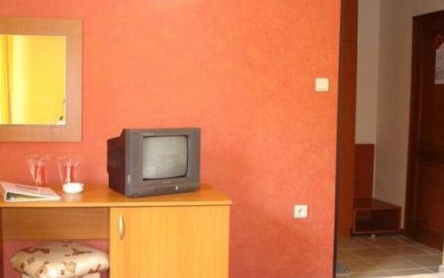 Friends Family Hotel