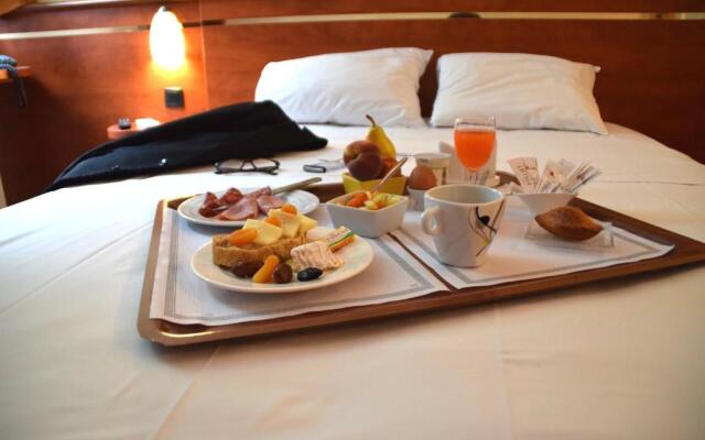 Brit Hotel Bordeaux Aéroport - Le Soretel
