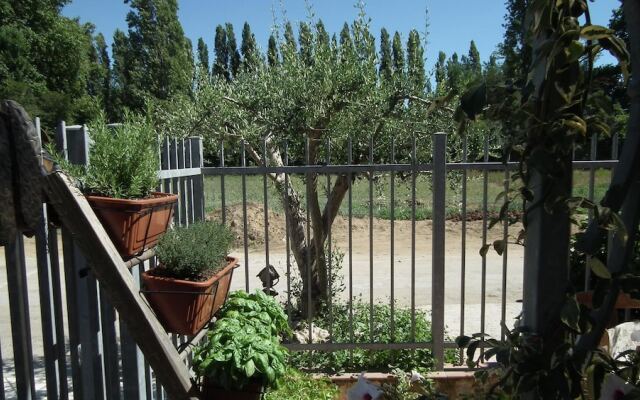 Apartment With one Bedroom in Viareggio, With Wonderful Mountain View