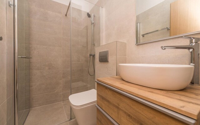 Amazing Home in Vrsi With 3 Bedrooms and Wifi