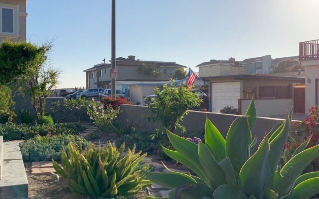 New Ventura Beach Craftsman Home by RedAwning