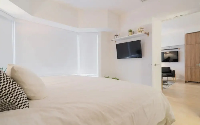 QuickStay Yorkville Condo - Yonge & Bloor