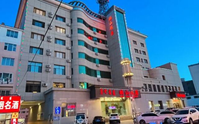 Ulanqab Yingshan Hotel (Jining South Railway Station)