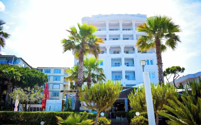 FAFA Beach Resort